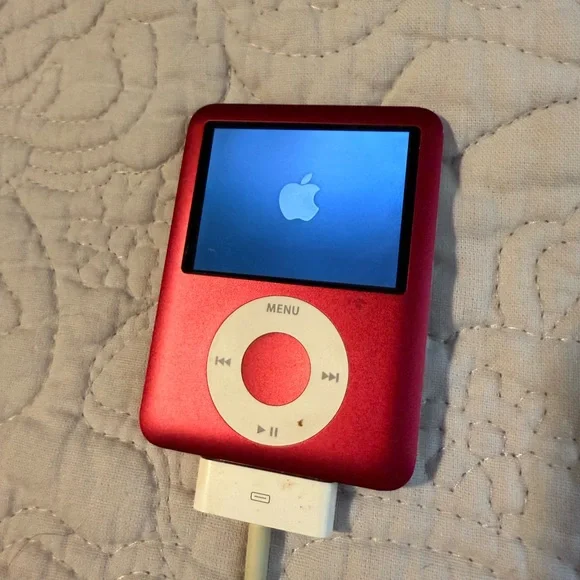 iPod Nano Product Red - Picture 2 of 4